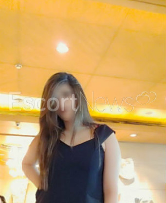 Photo escort girl Aaorhi Mishra: the best escort service