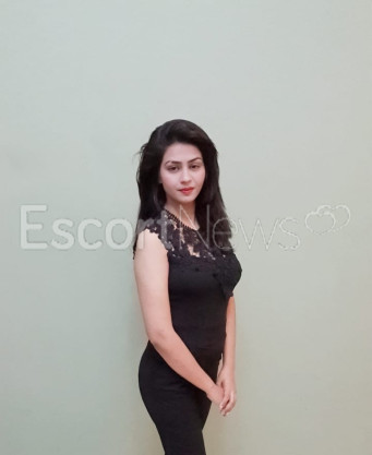 Photo escort girl Heena Khan: the best escort service