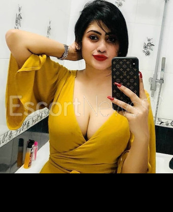 Photo escort girl Urmi Seghal: the best escort service