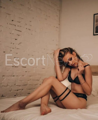 Photo escort girl Arina: the best escort service