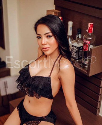 Photo escort girl Aoylie: the best escort service