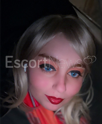 Photo escort girl Sarah Blue: the best escort service