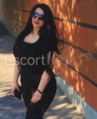 Photo escort girl Feride: the best escort service