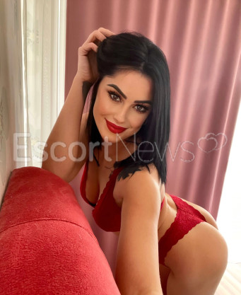 Photo escort girl Charming Elena : the best escort service