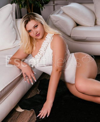 Photo escort girl Darina: the best escort service