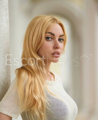 Photo escort girl Alena Simonova : the best escort service