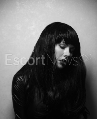 Photo escort girl Dominatrix Niamh: the best escort service