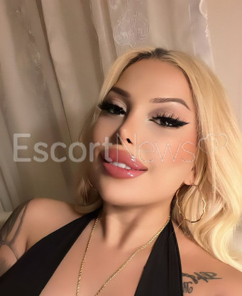 Photo escort girl iREM: the best escort service