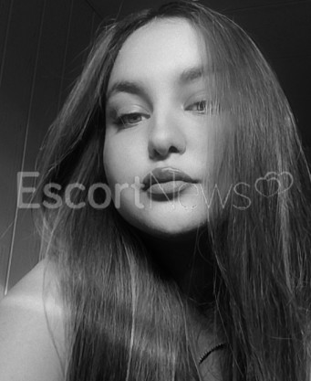 Photo escort girl Elli: the best escort service