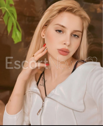 Photo escort girl Esra: the best escort service