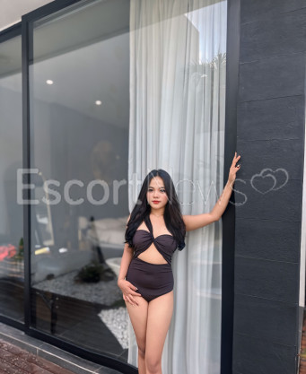 Photo escort girl Nayla: the best escort service