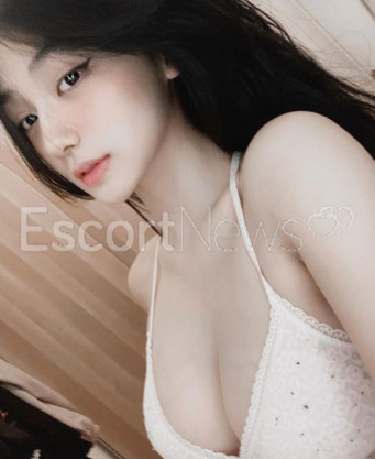 Photo escort girl Yaya: the best escort service