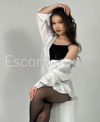 Photo escort girl Medina: the best escort service